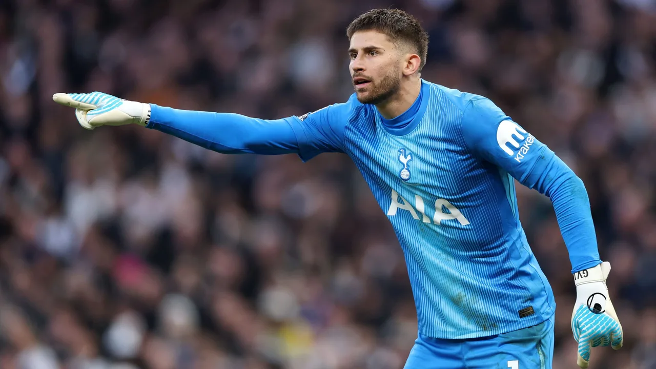 توتنهام يعرض غولييلمو فيكاريو للبيع مقابل 17 مليون جنيه إسترليني وسط مخاوف الرحيل